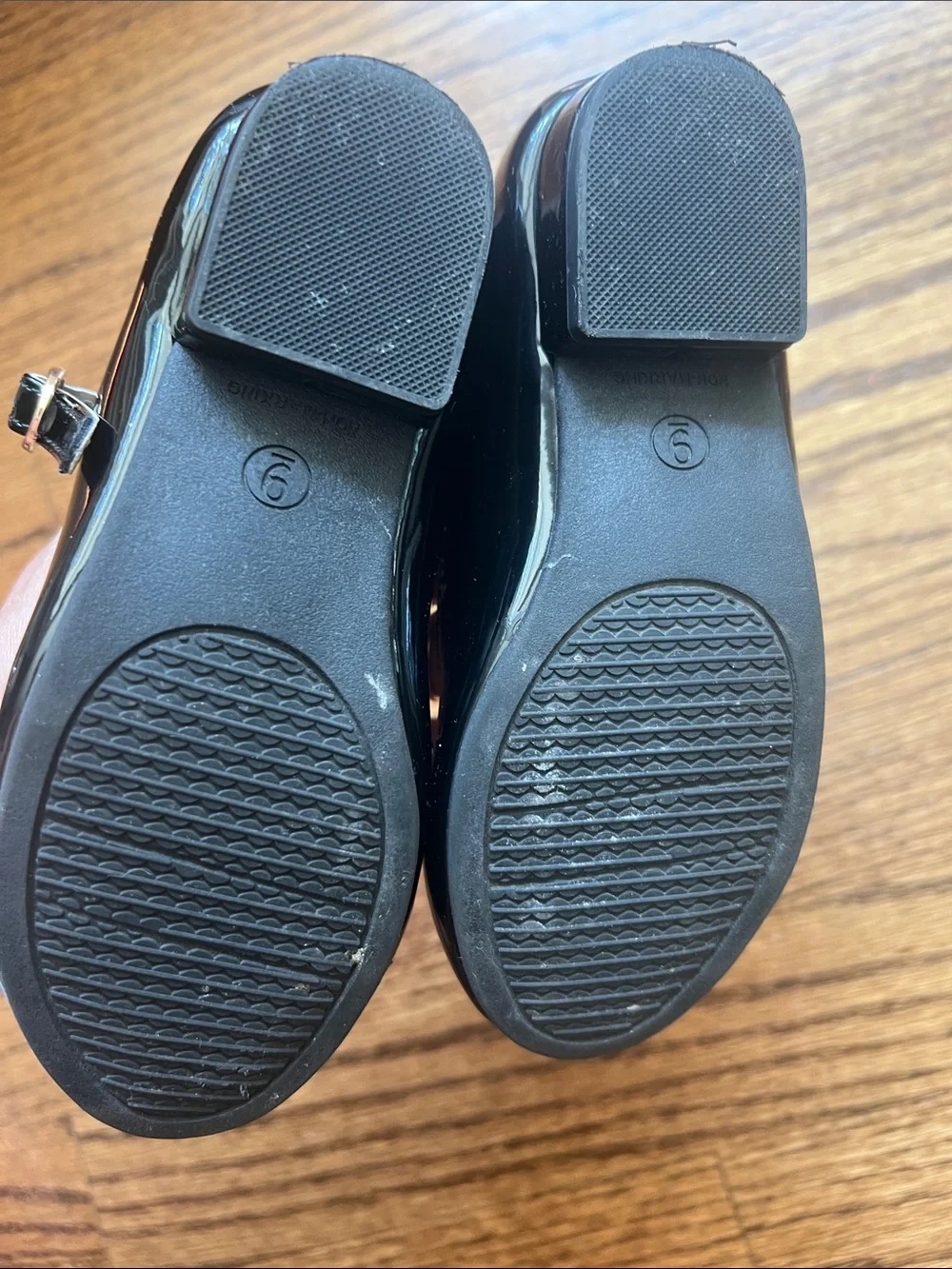 The Children’s Place Black Patent Mary Jane Dress Shoes with Bow